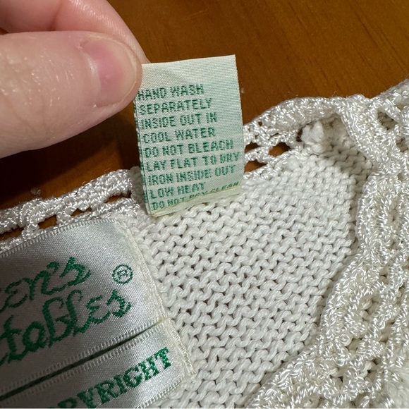 Vintage Embroidered Sweater - Picture 9 of 10